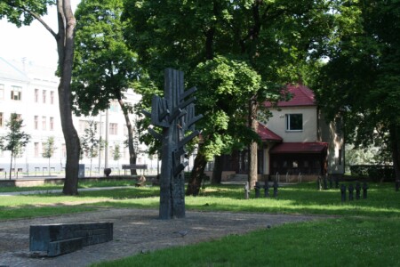 Memorialas 1941 m. birželio 22–28 d. sukilimo aukoms atminti Kauno senosiose kapinėse, Vytauto pr. 2023 m.